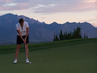 Sept 2007: Cyndi putting out, Sandias in the background