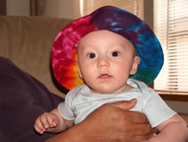 Floppy tie-dyed hat from Aunt Nonabah. (72kb)