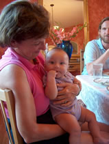 Nana, Uncle Brad and Alex at lunch. (89kb)