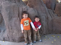 November 2007: Alex and Max at the zoo